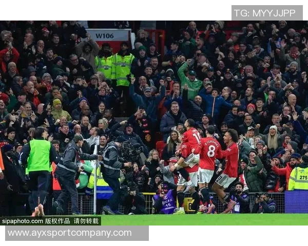 曼联官方宣布利桑德罗齐尔克泽与多名青训球员共同参与卡灵顿训练